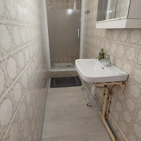 Studio Meuble Au Pied Du Chateau Lourdes Exterior photo